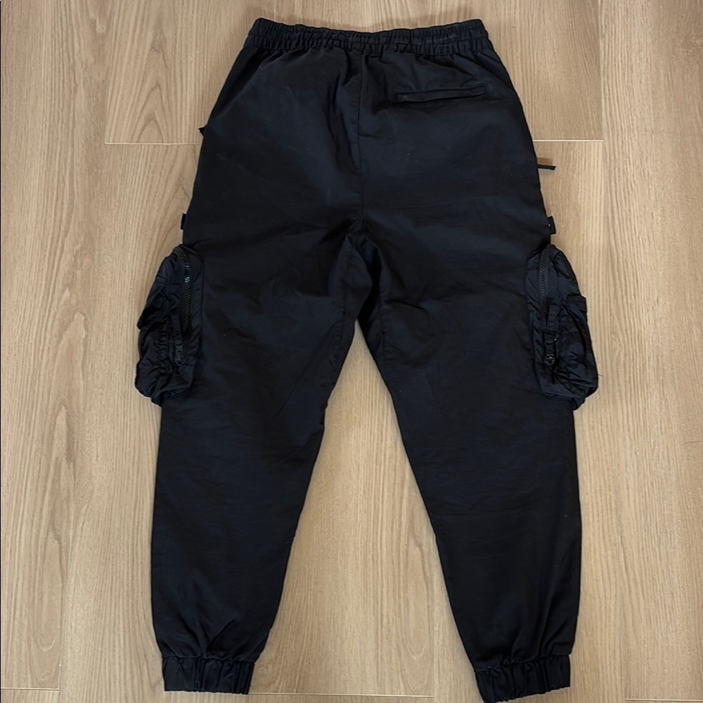 Bershka ASOS Men's Black Pocketed Elastic Cargo Pants - Picture 8 of 9